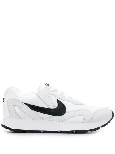 Nike 'delfine' Sneakers - Weiss In White