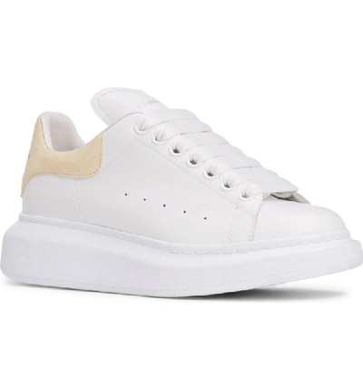 Alexander Mcqueen Sneaker In White/ Honey Suckle