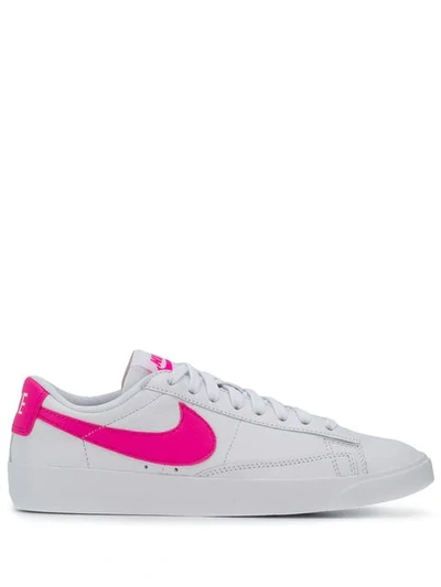 Nike Blazer Low Le Sneakers In White