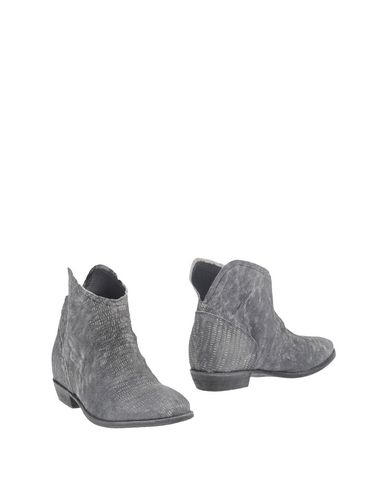 Cinzia Araia Ankle Boot In Свинцово-серый | ModeSens
