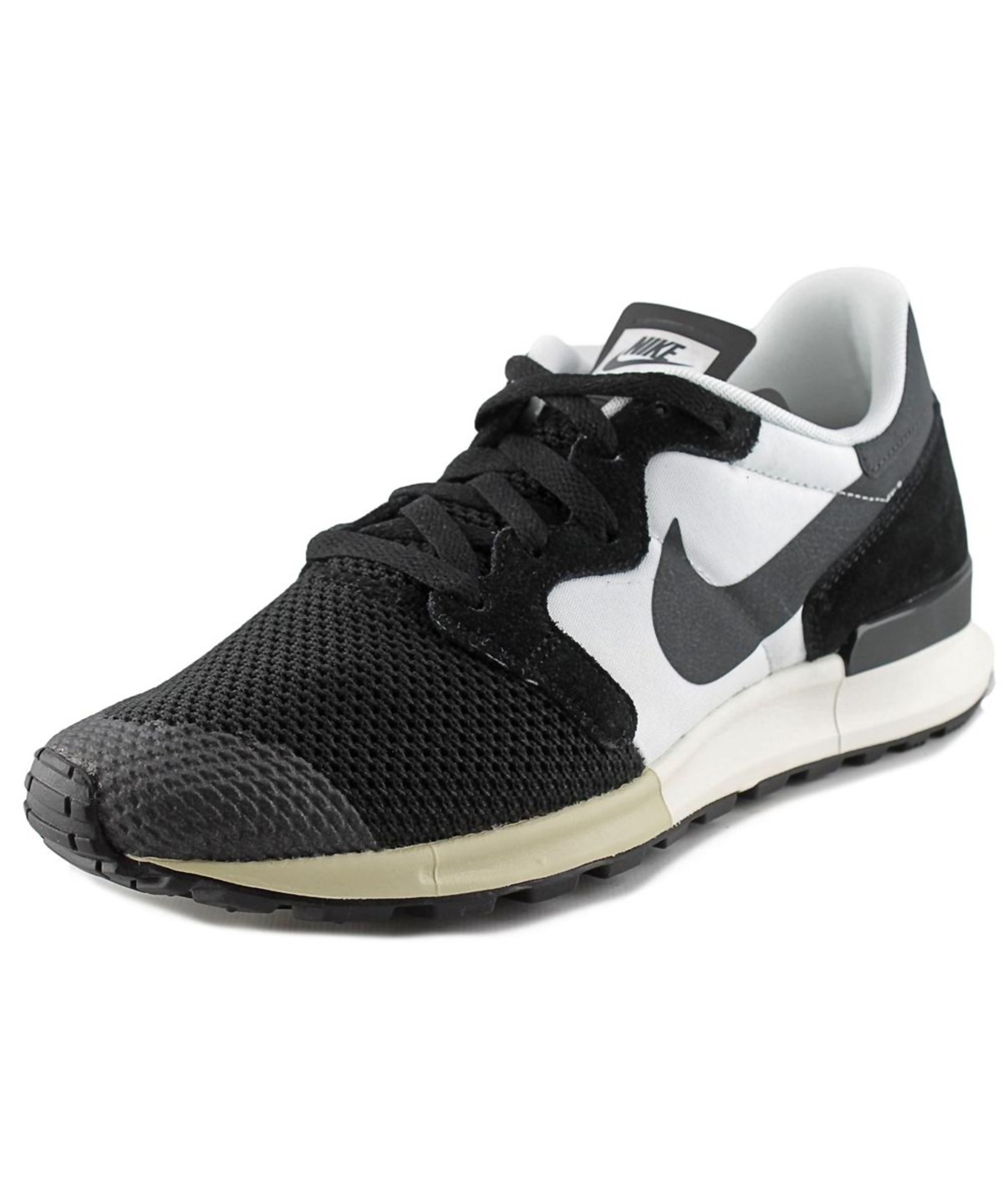 nike round toe shoes