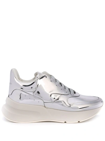 Alexander Mcqueen Runner Raised-sole Low-top Leather Trainers In Platinum
