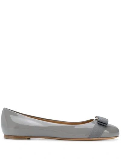 Ferragamo Varina Ballet Flats In Grey