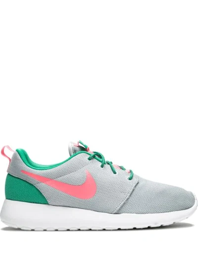 Nike Roshe Run Sneaker In Grey