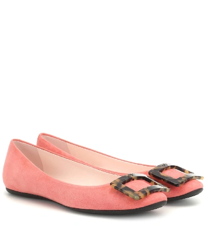 Roger Vivier 10mm Gommette Suede Flats W/ Buckle In Pink