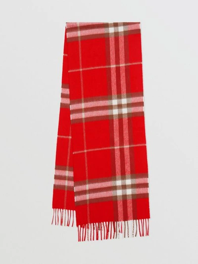 Burberry 【会员再享红包满1499-150】【欧洲直购】 博柏利 男女通用经典格纹保暖舒适围巾披肩 8016402a1460brightred In Red