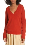 Vince Weekend V-neck Cashmere Sweater In Adobe Red