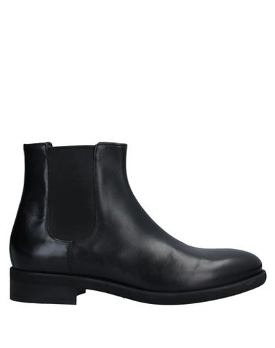 A.testoni 短靴 In Black