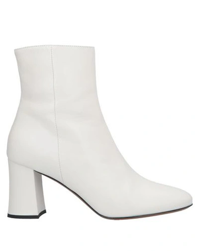 Jucca Ankle Boot In Ivory