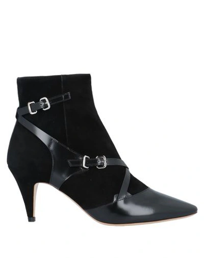 Tod's Ankle Boots In Black