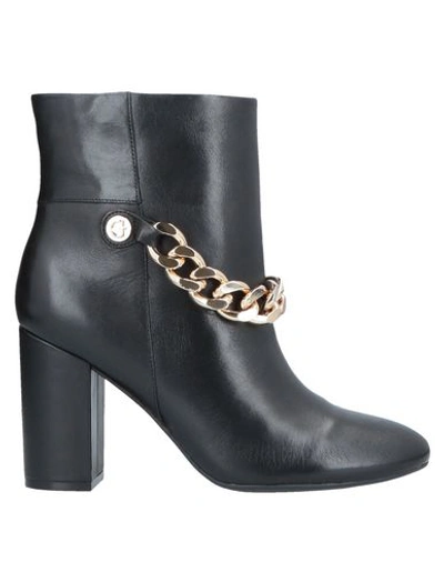 Guess Ankle Boots In Black