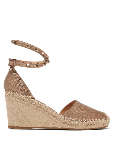 Valentino Garavani Rockstud Leather Espadrille Wedges In Gold