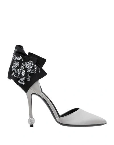 Roger Vivier Pumps In Grey