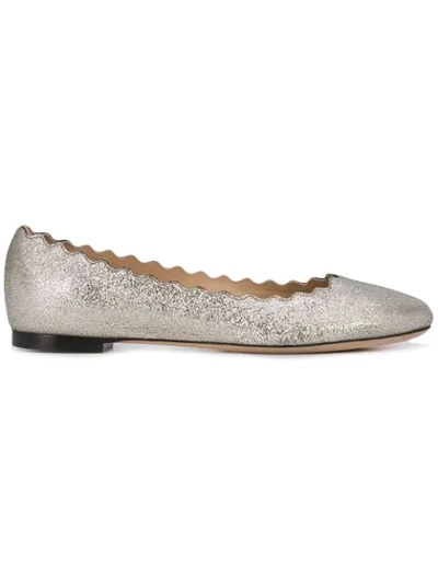 Chloé Lauren Scalloped Metallic Cracked-leather Ballet Flats In Grey Glitter