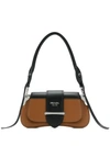 Prada Schultertasche Mit Logo In Brown