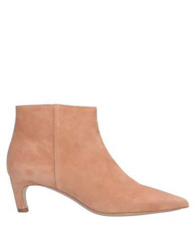 Deimille Ankle Boot In Pale Pink