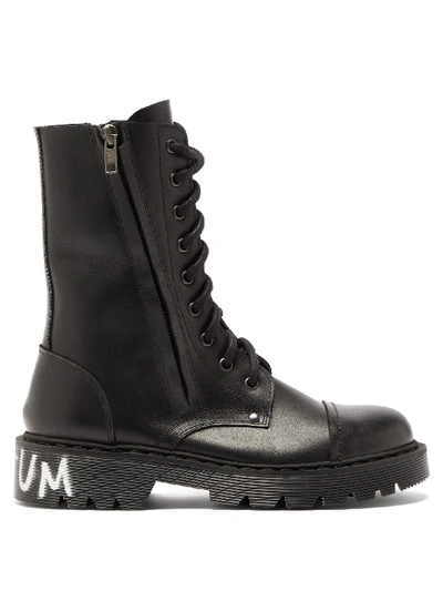 Vetements Dominium In Rectum-print Leather Boots In Black