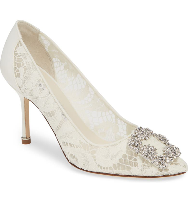 manolo blahnik hangisi lace pumps