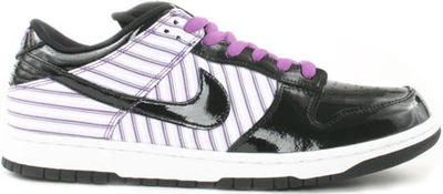 Pre-owned Nike  Dunk Sb Low Avenger Purple Patent In White/black