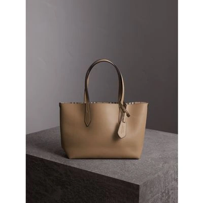 Burberry Lavenby Tote: How To Tell A Fake Bag (2023)