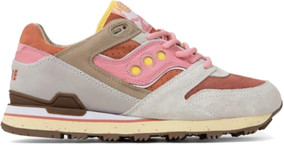 Pre-owned Saucony  Courageous Feature Bacon And Eggs In Tan/pink