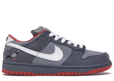 Pre-owned Nike  Dunk Sb Low Staple Nyc Pigeon In Medium Grey/white-dark Grey
