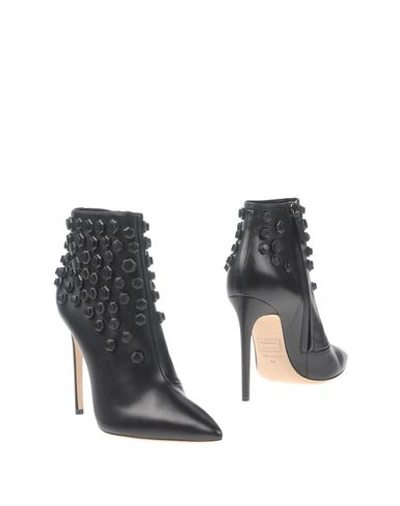 Dsquared2 Basic Studded Nappa Ankle Boots In Black