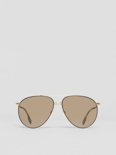 Burberry Top Bar Detail Pilot Sunglasses In Gold