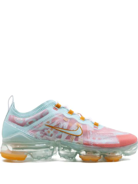 vapormax 2019 white and orange