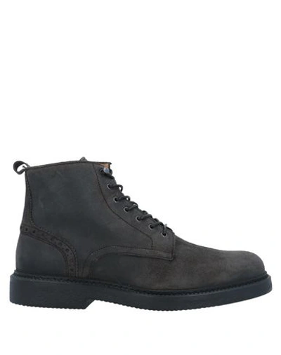 Barracuda Ankle Boots In Steel Grey