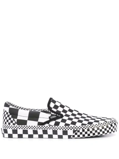 Vans Classic Slip-on Check Sneakers In White ,black