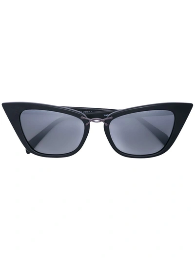 Oscar De La Renta Cat Eye Sunglasses In Black