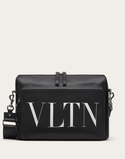 Valentino Garavani Uomo Leather Vltn Messenger Bag In Black/white