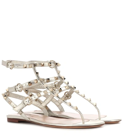 Valentino Garavani Rockstud Flat Leather Sandals In Skin