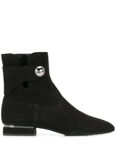 Tod's Side Button Ankle Boots In B999 Black