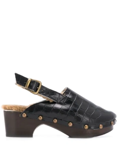 Avec Modération Ruka Crocodile-effect Leather And Shearling Clogs In Black