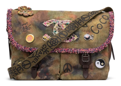 Pre-owned Chanel  On The Pavements Messenger Graffiti Washed Toile Large Khaki/multicolor
