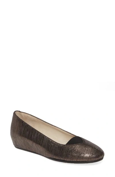 Amalfi By Rangoni Vincent Skimmer Wedge In Black Print Leather