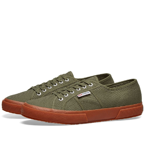stores that sell superga