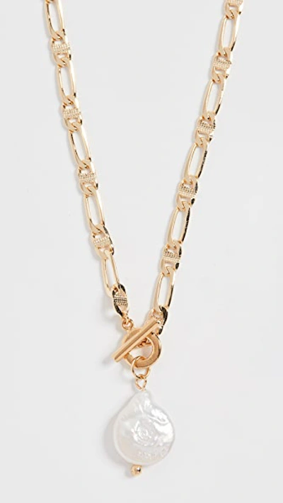 Shashi Sovereign Necklace In Gold/pearl