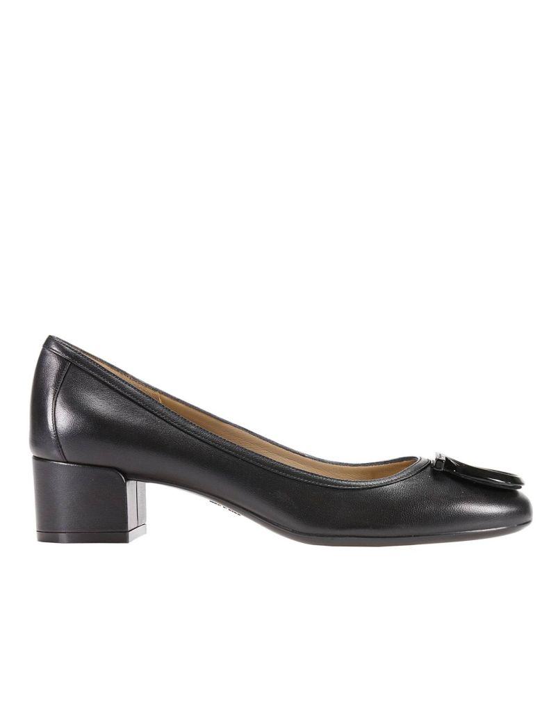 salvatore ferragamo pump shoes
