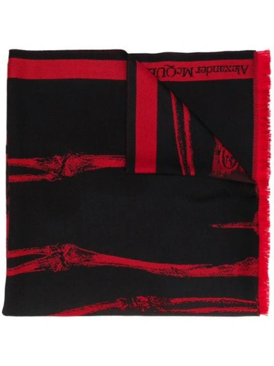 Alexander Mcqueen Lion Print Fringed Scarf In 1074 Black+red