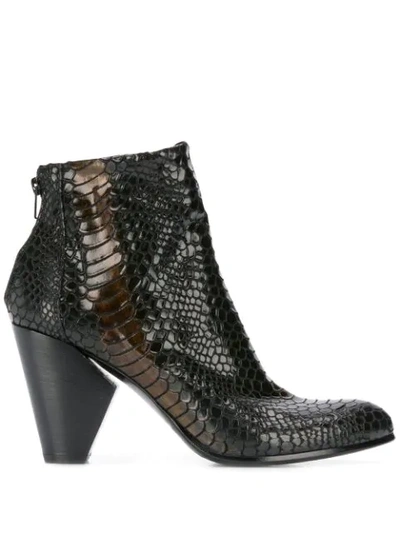 Strategia Keira Ankle Boots In Black