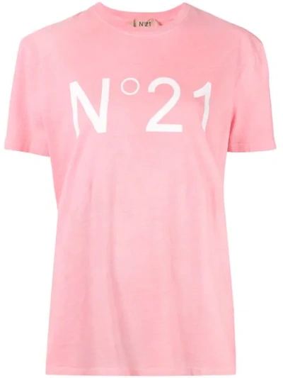 N°21 Logo Print T-shirt In Pink/white