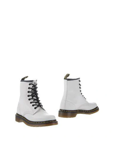 Dr. Martens' Ankle Boot In 화이트