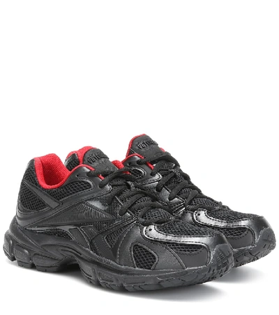 Vetements X Reebok Spike Runner 200 Low-top Sneakers In Black In Black & Red