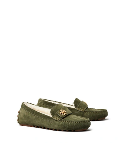 Tory Burch Kira Genuine Shearling Driving Loafer In Leccio