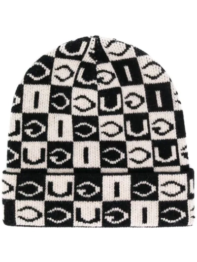 Gucci Knitted Logo Beanie In Schwarz