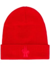 Moncler Logo Embroidery Beanie In Red