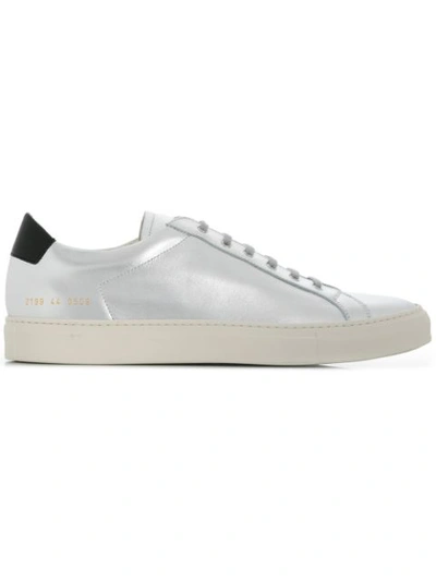Common Projects Low-top Metallic Trainers In Silver 0509